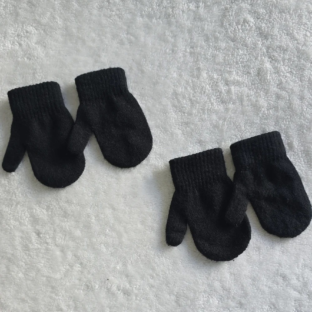 Cozy Black Toddler Mitten Bundle